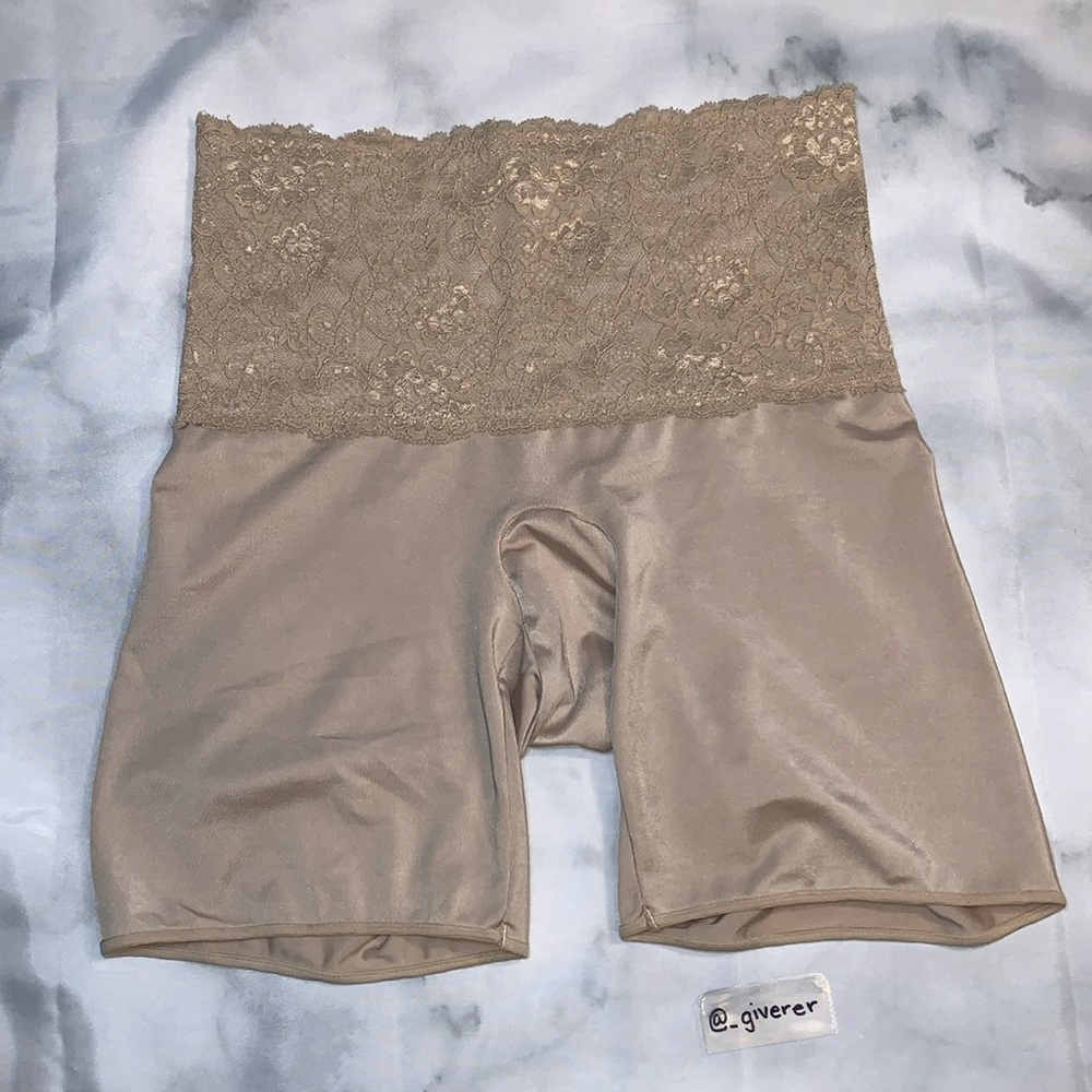 FIT M High Waist Lace Detail Shaper Short
